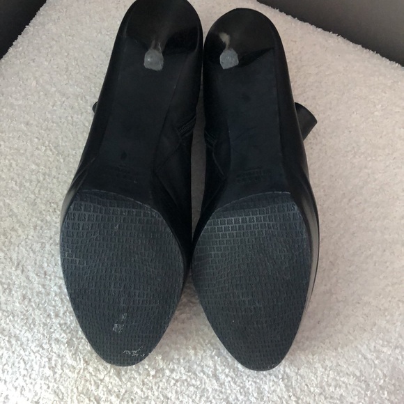 Stuart Weitzman Bootie - Picture 4 of 7